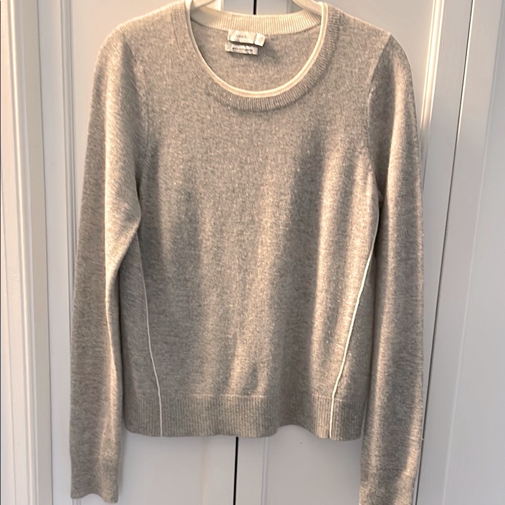 Vince 100% cashmere gray crewneck sweater